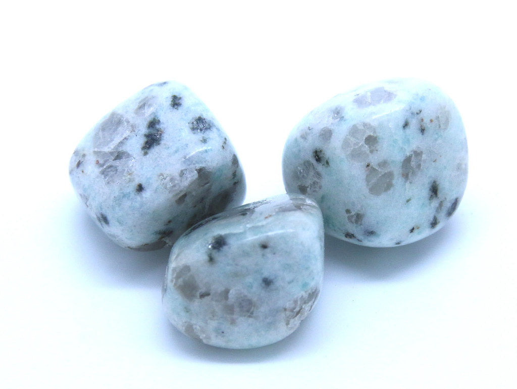 Also known as Kiwi Jasper, it is a green/blue colour with spots of white and black.